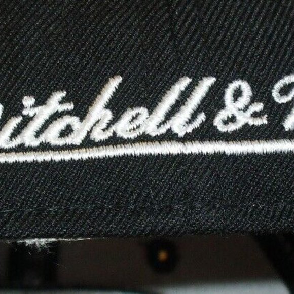 Brooklyn Nets Mitchell & Ness Mens Fitted hat sz. 7 1/4 - Picture 4 of 4